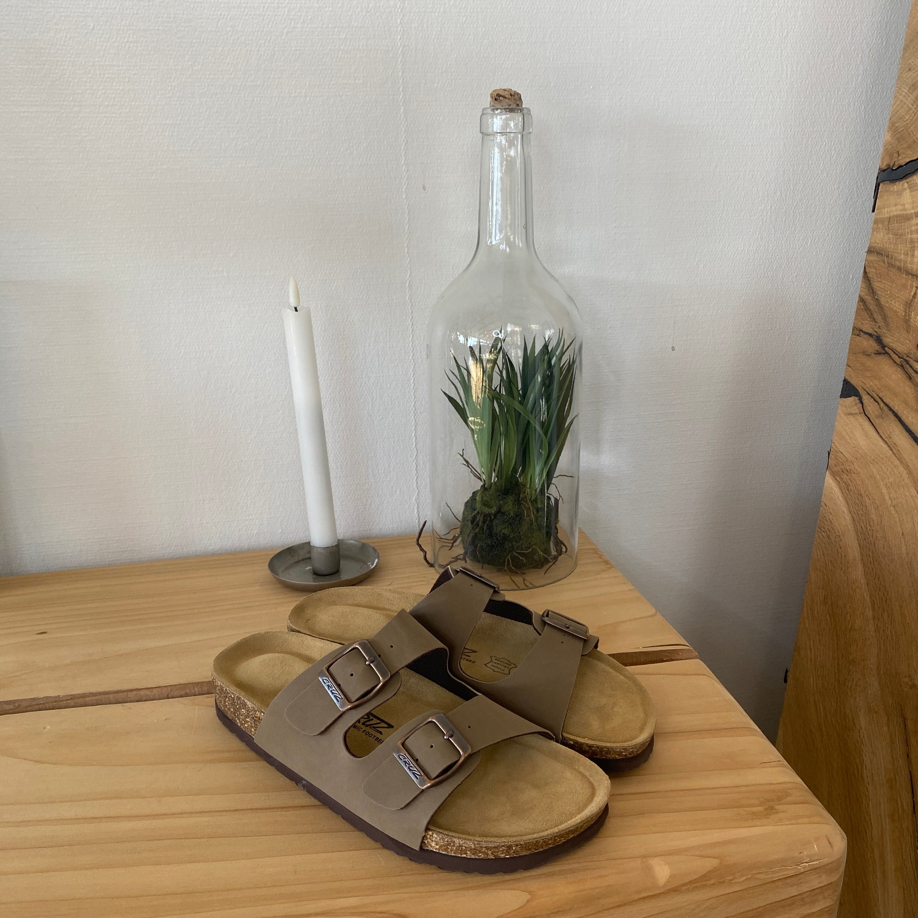 Cruz slip-on sandal – Brun