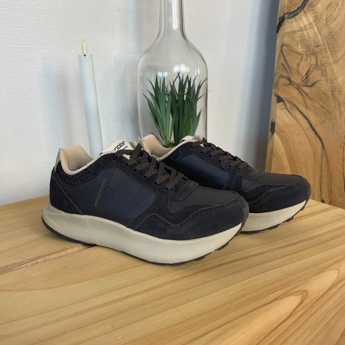 Mathilde Runner Leather – chokladbrun Woden-sneaker med lätt gångsula