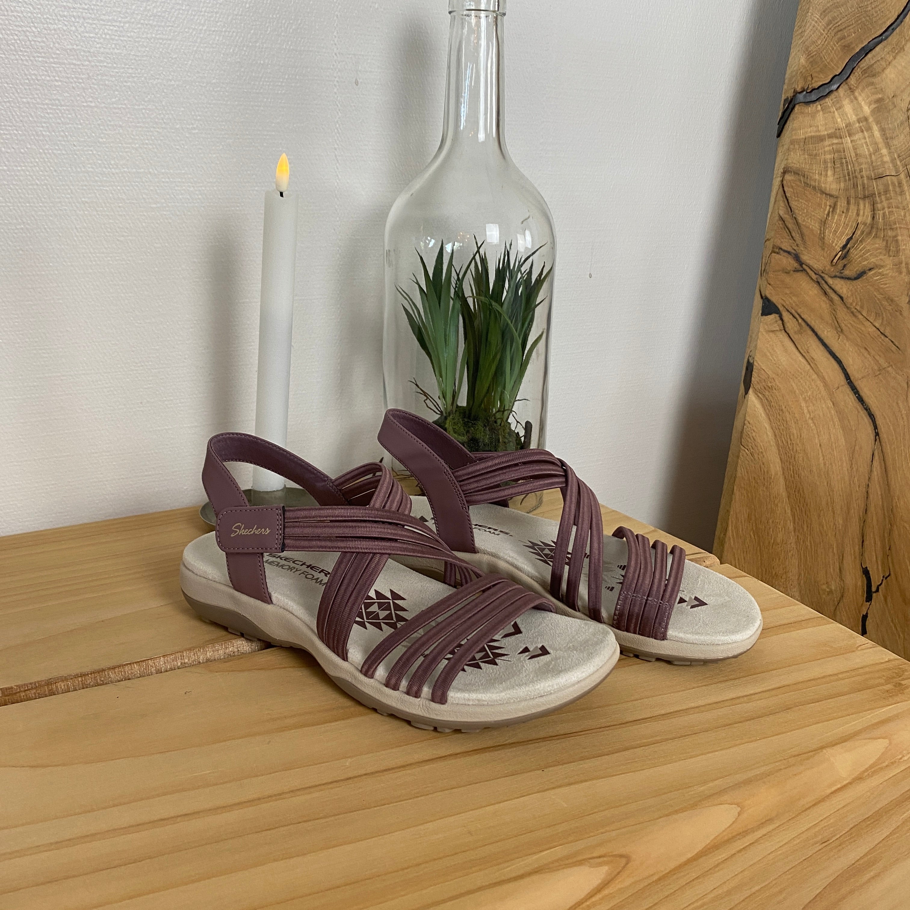 Skechers sandaler med elastiska remmar – lätt, flexibel & tvättbar