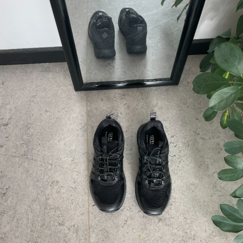 Vattentät damvandringssko i svart från Green Comfort