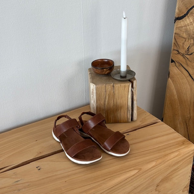 Brun Whistler-sandal med fotvalvsstöd och elastisk hälrem