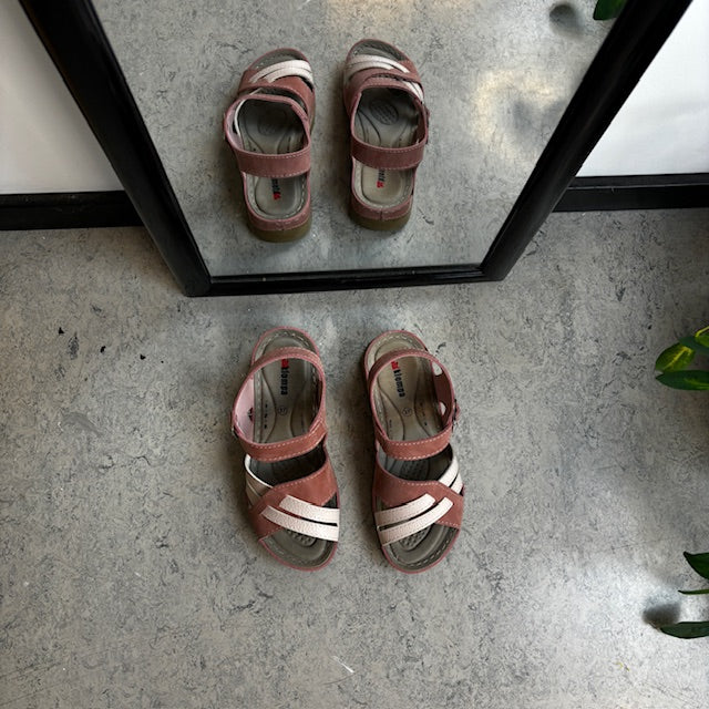 Rosa elegant sandal med hålfotsstöd - OBS 2:a sortering