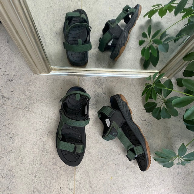 Grön sportig sandal från Whistler med tre justerbara remmar