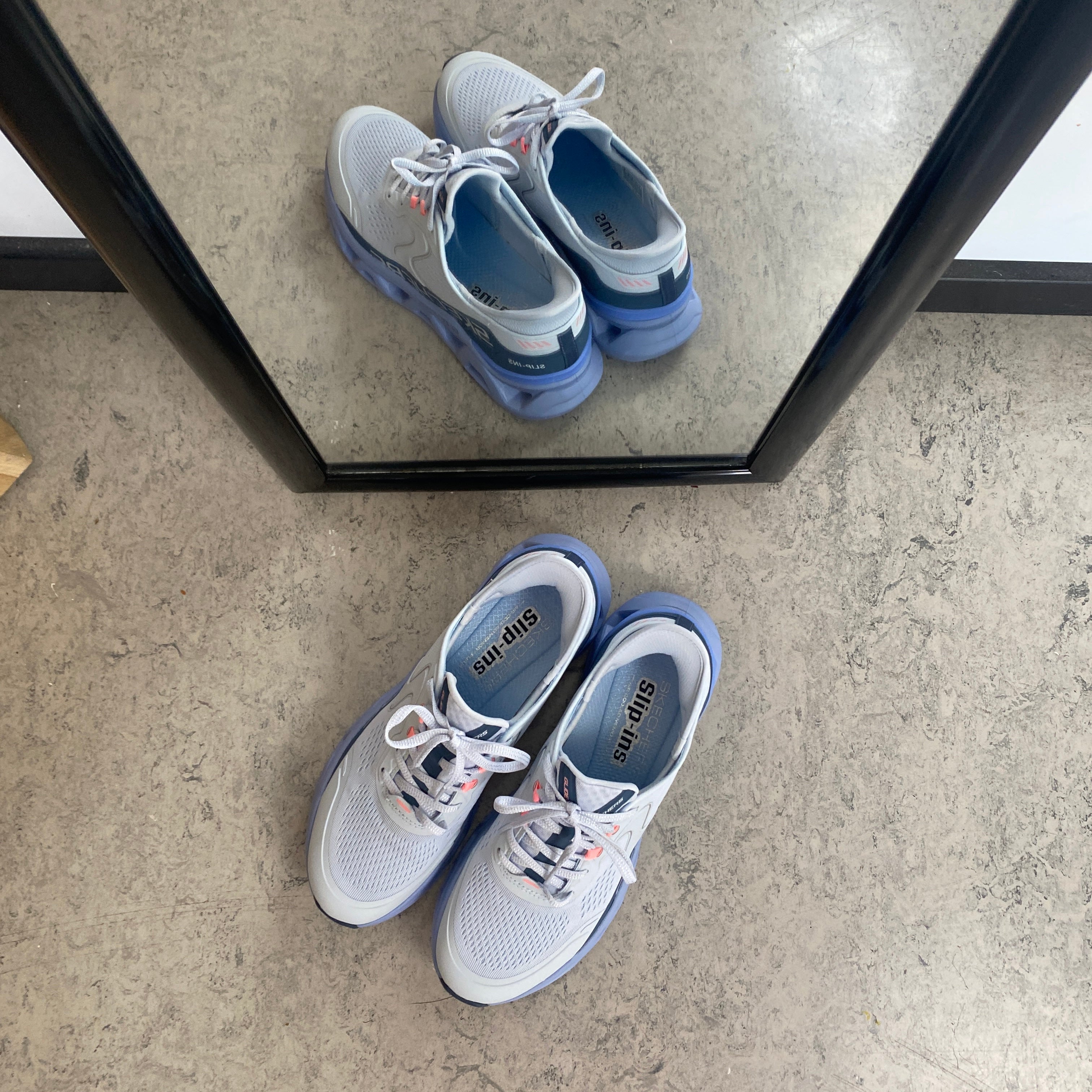 Skechers Glide-Step Aldus ljusblå – slip-on-sneaker med fotvalvsstöd & stötdämpning