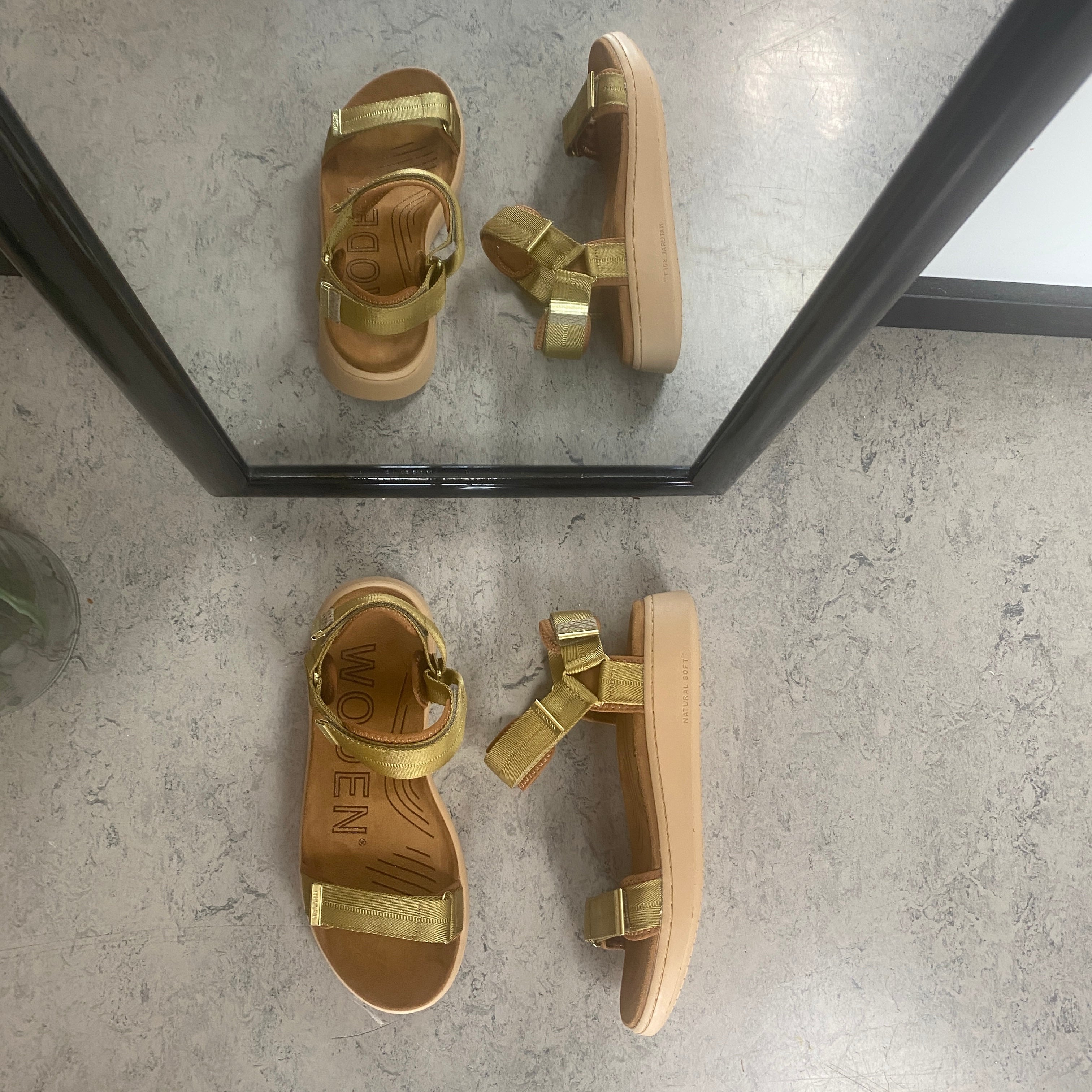 Woden sandal – Khaki (gyllene nyans)