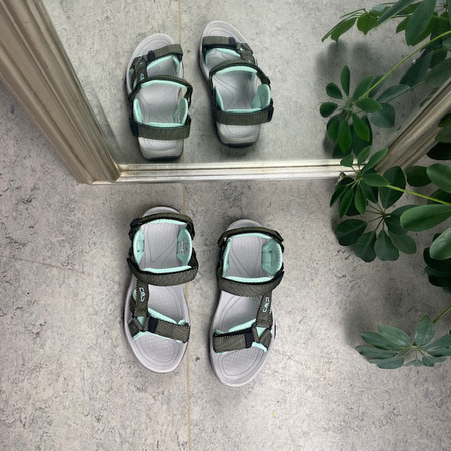 Turkos CMP sportsandal med ränder — bred passform