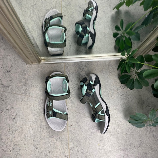 Turkos CMP sportsandal med ränder — bred passform