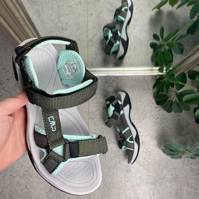 Turkos CMP sportsandal med ränder — bred passform