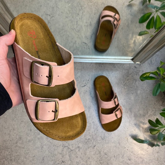 Rosa slip-on-sandal i skinn med breda remmar