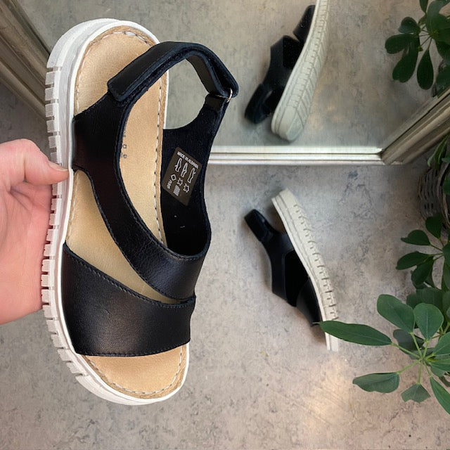 Mjuk svart lädersandal från Relaxshoe