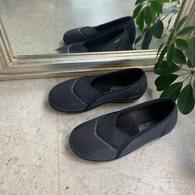 Bred slip-on-sko från Ortomed