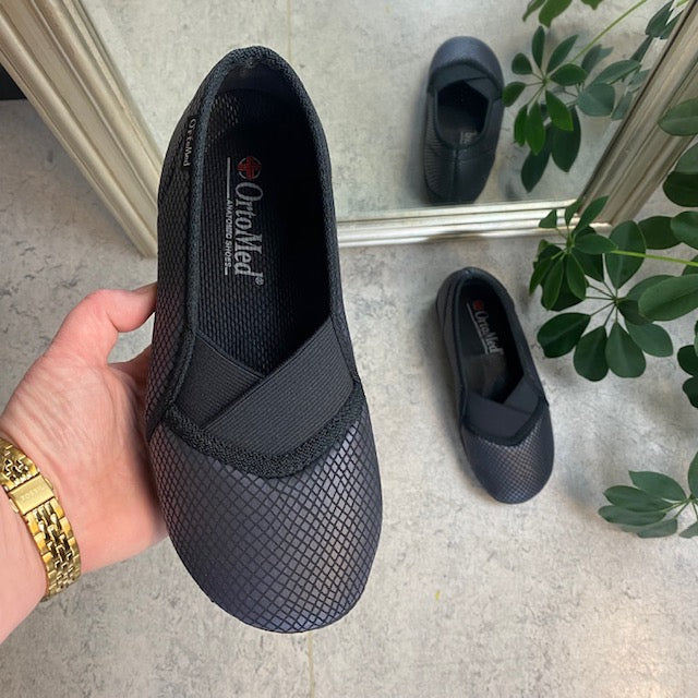Bred slip-on-sko från Ortomed