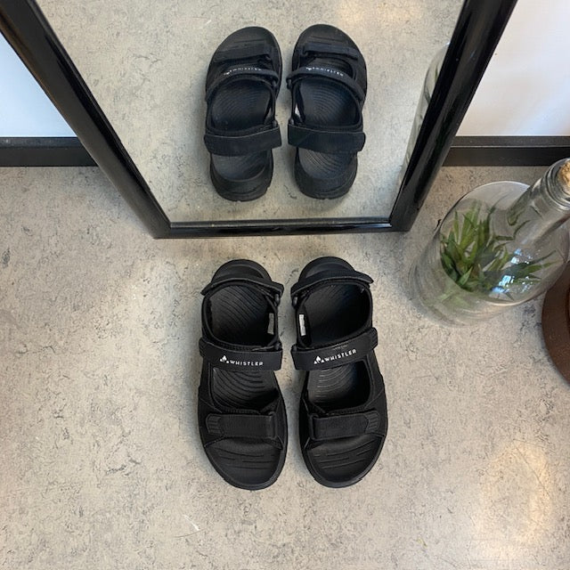 Svart vandringssandal för herr från Whistler med bra hålfotsstöd