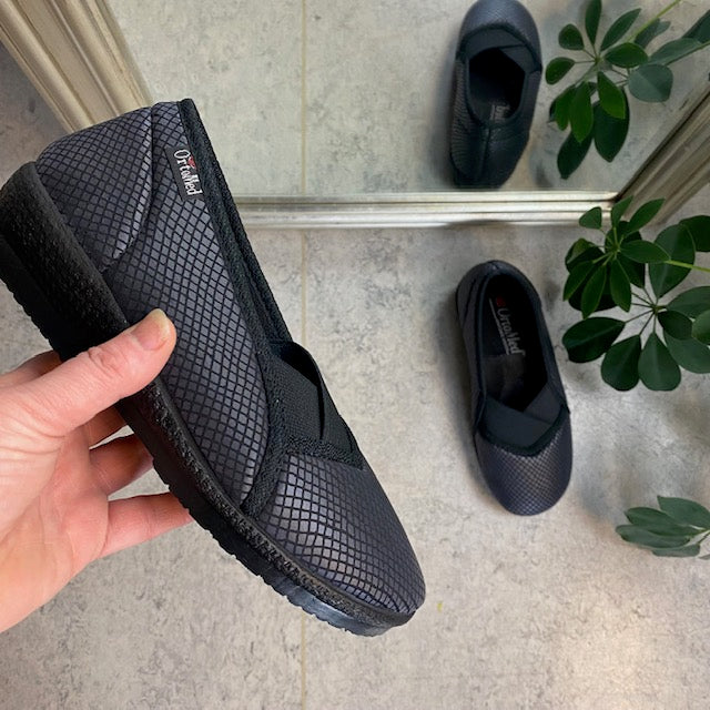 Bred slip-on-sko från Ortomed