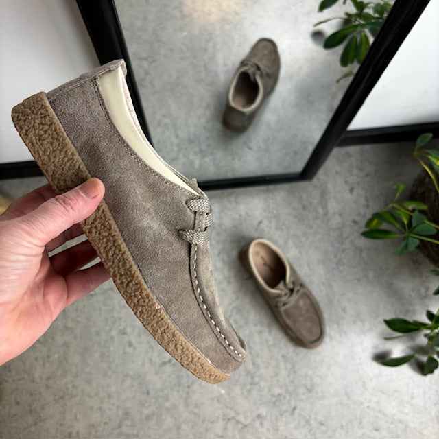 Beige mockaskor med rågummisula
