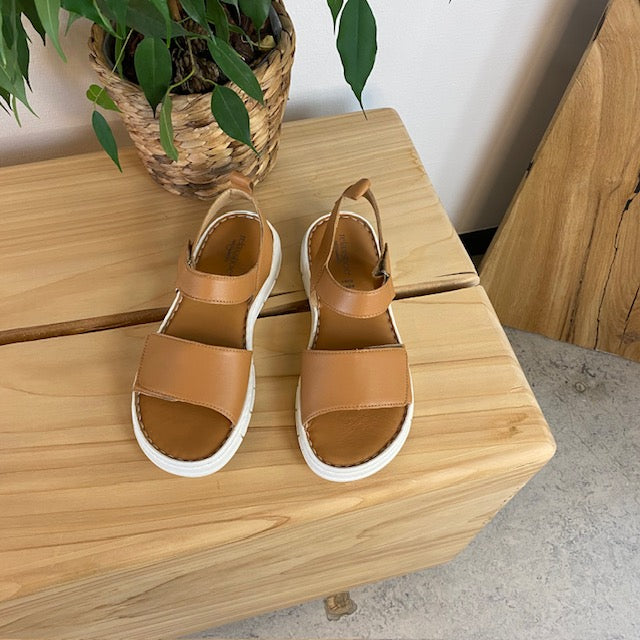 Mjuk och flexibel lädersandal i brunt från Relaxshoe