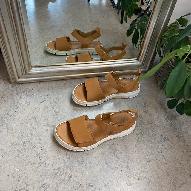 Mjuk och flexibel lädersandal i brunt från Relaxshoe