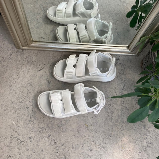 Gaitline Flow SP sandal – vit sandal med hålfotsstöd & IGNITE-skum