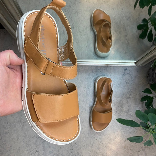 Mjuk och flexibel lädersandal i brunt från Relaxshoe