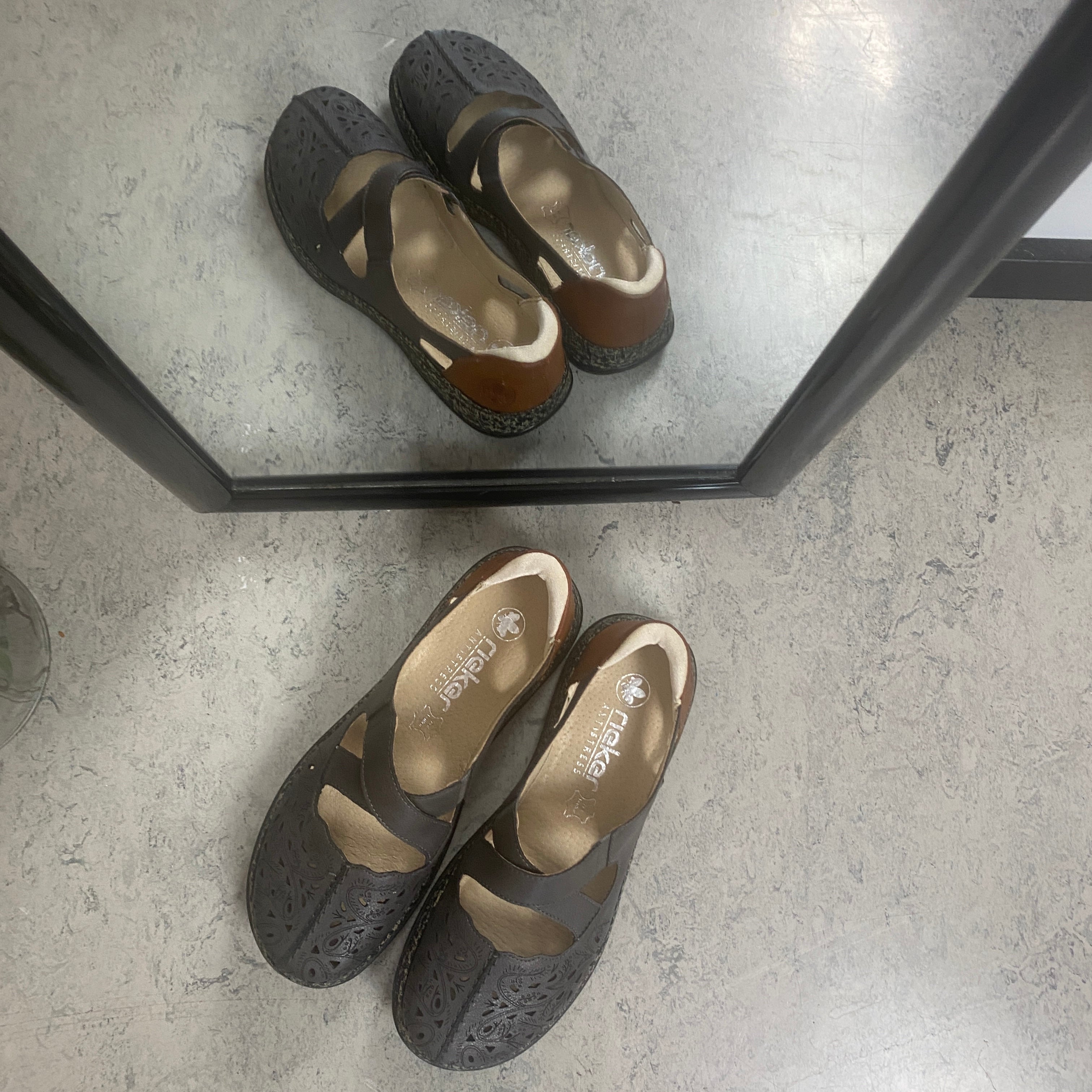 Rieker Ready 2 Go sko – grå damsneaker som är lätt att kliva i
