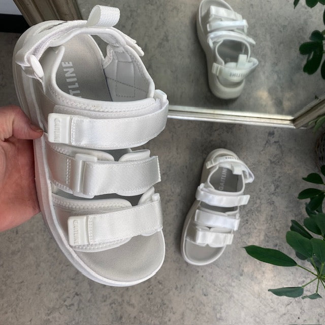Gaitline Flow SP sandal – vit sandal med hålfotsstöd & IGNITE-skum
