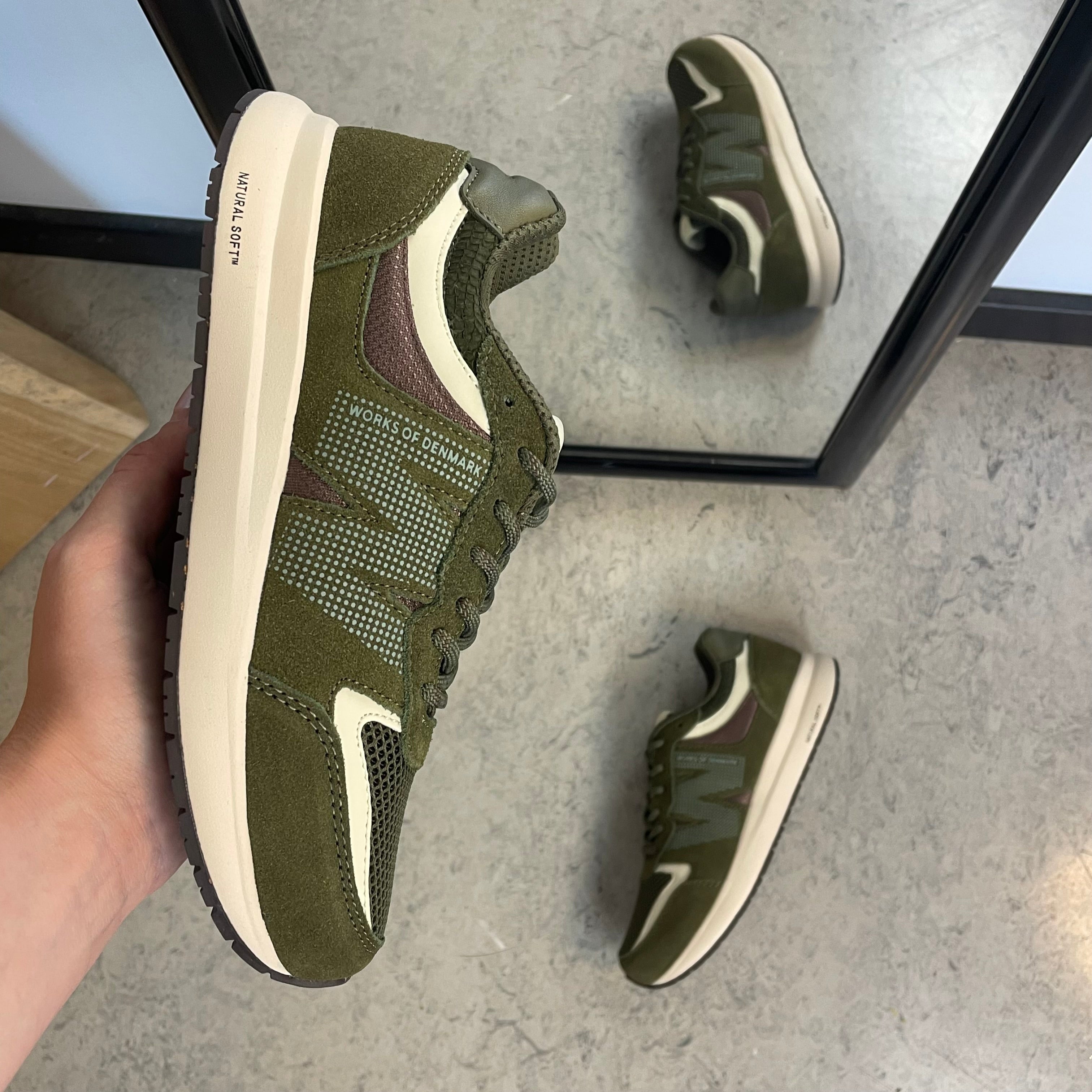 Woden Rigmor Open Mesh – mörk olivgrön sneaker
