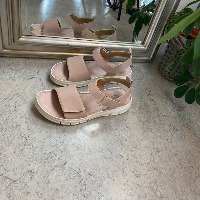 Läcker mjuk och flexibel skinnsandal i rosa från Relaxshoe