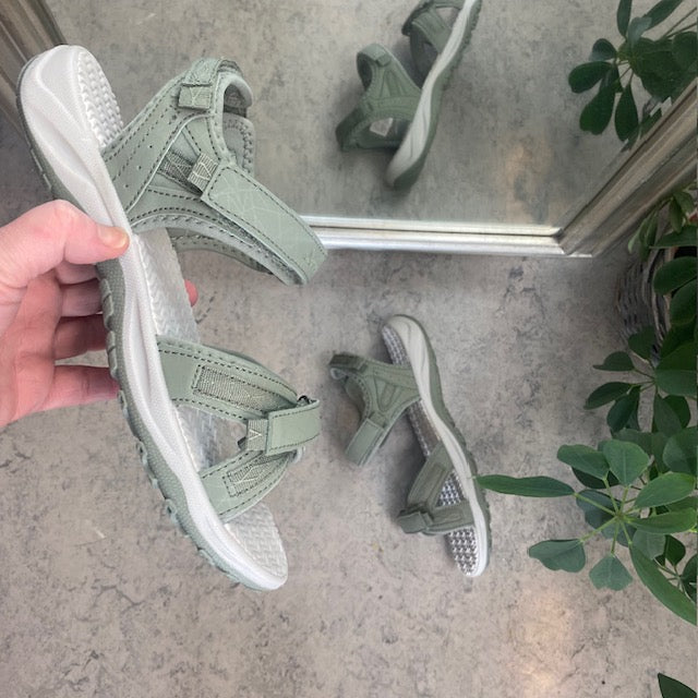 Olivgrön sportsandal med 3 kardborreband