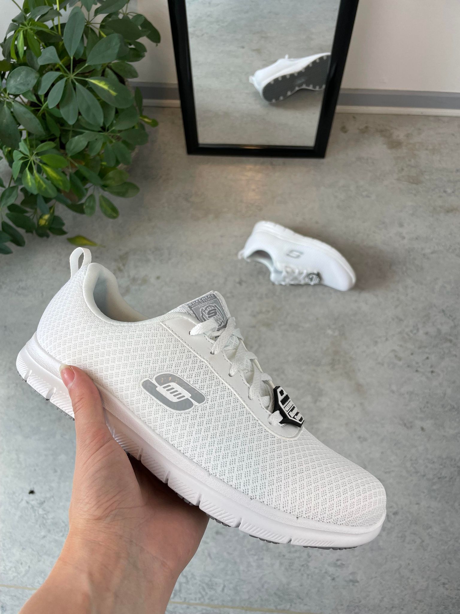 Skechers Work arbetssko med bred passform – CE‑godkänd, halksäker sula & Memory Foam‑komfort