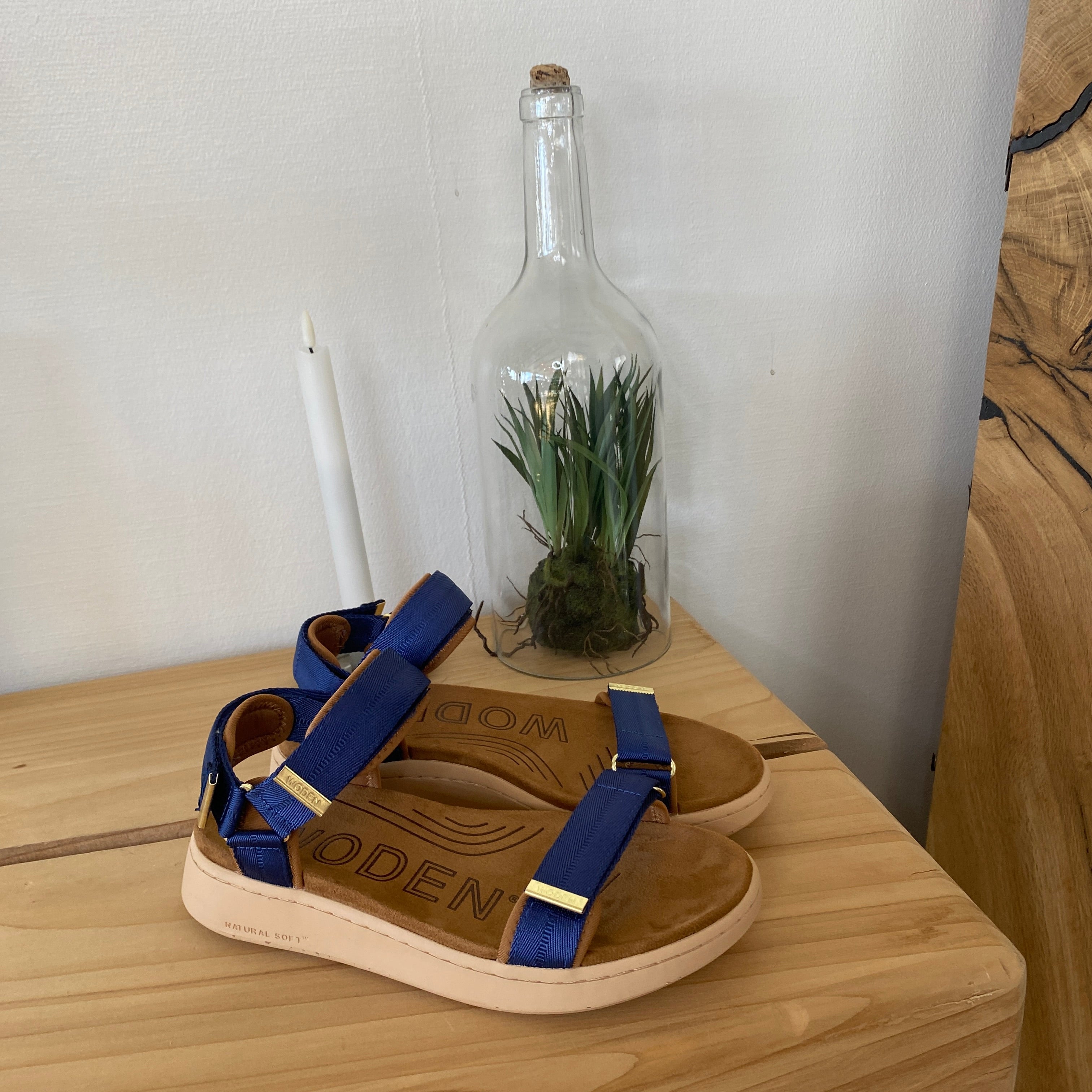 Woden Line sandal – koboltblå