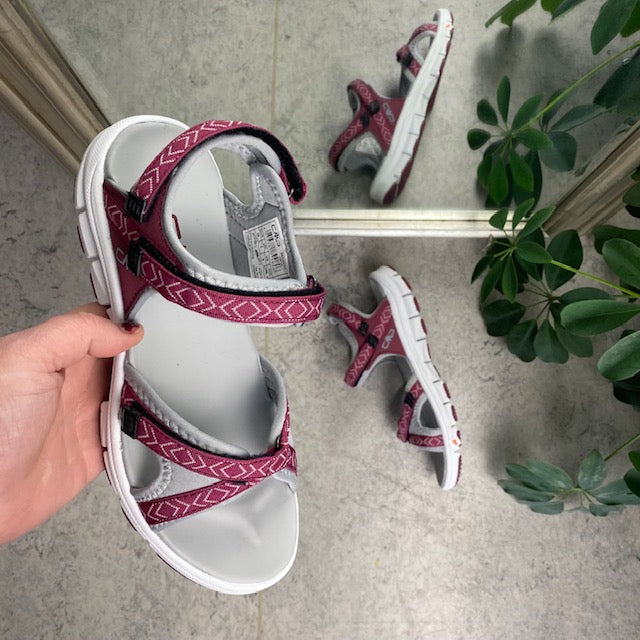 Bordeaux lättviktsandal med fantastisk komfort