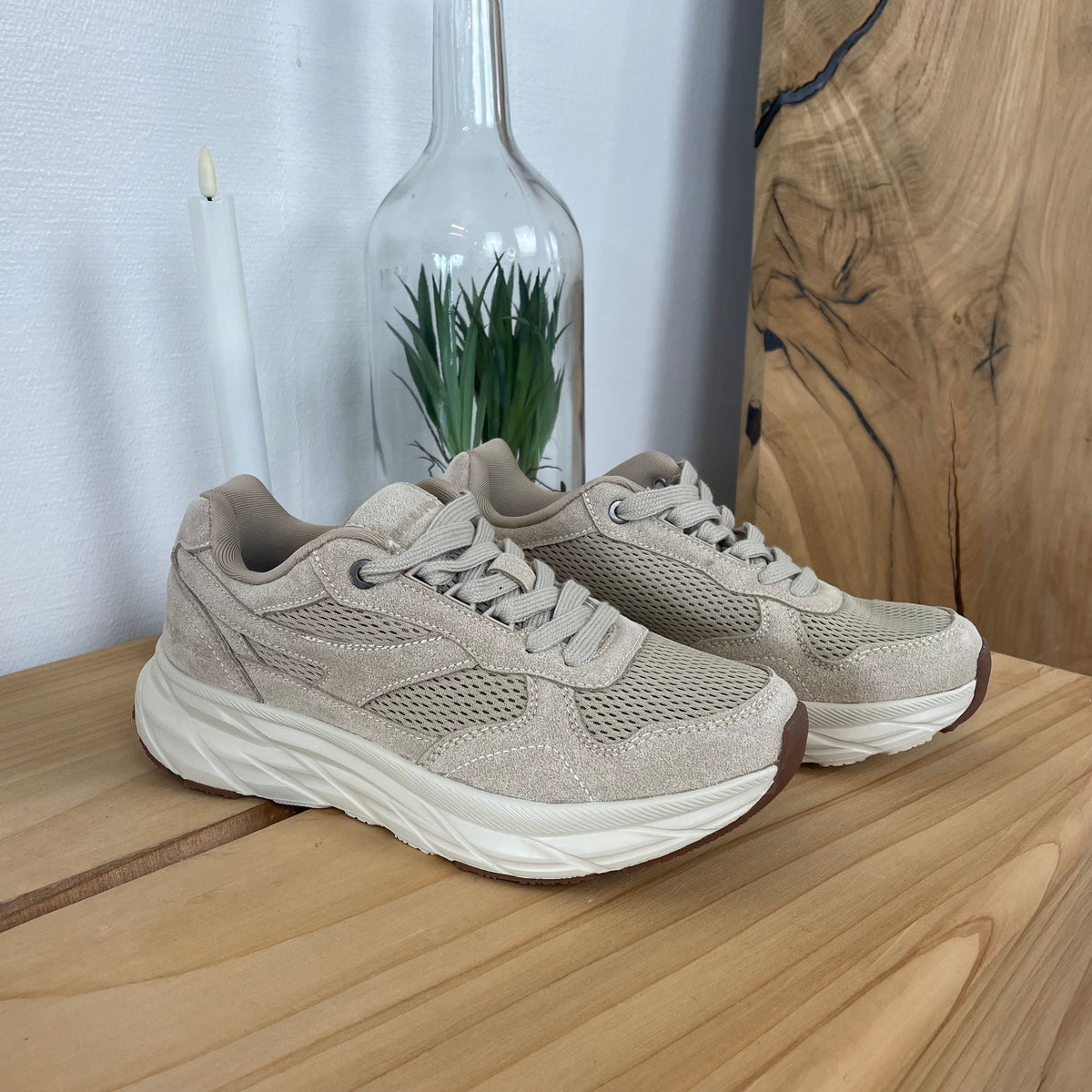 Endurance komfortsko för dam – beige sneaker med lätt och stötdämpande sula