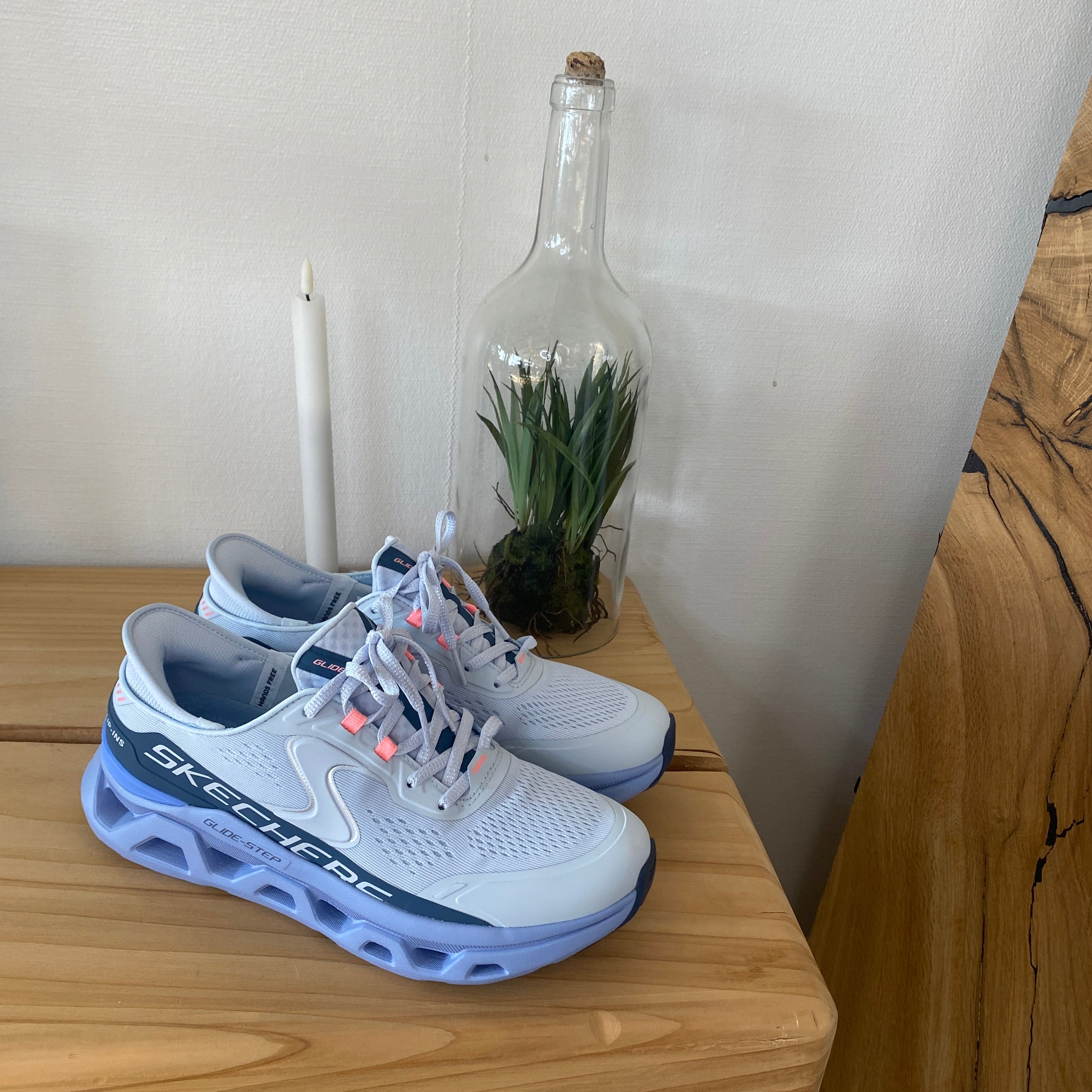 Skechers Glide-Step Aldus ljusblå – slip-on-sneaker med fotvalvsstöd & stötdämpning