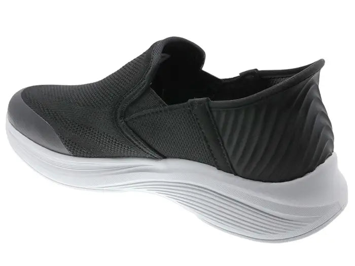 Lätt slip-on-sko i svart – med stötdämpande sula och andningsbart mesh