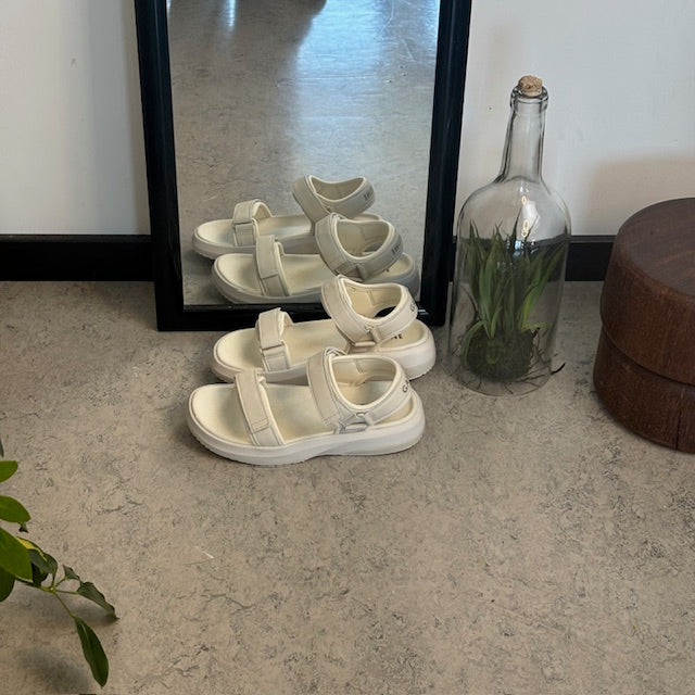 Gaitline sandal – vit med vit sula & SGL Technology™