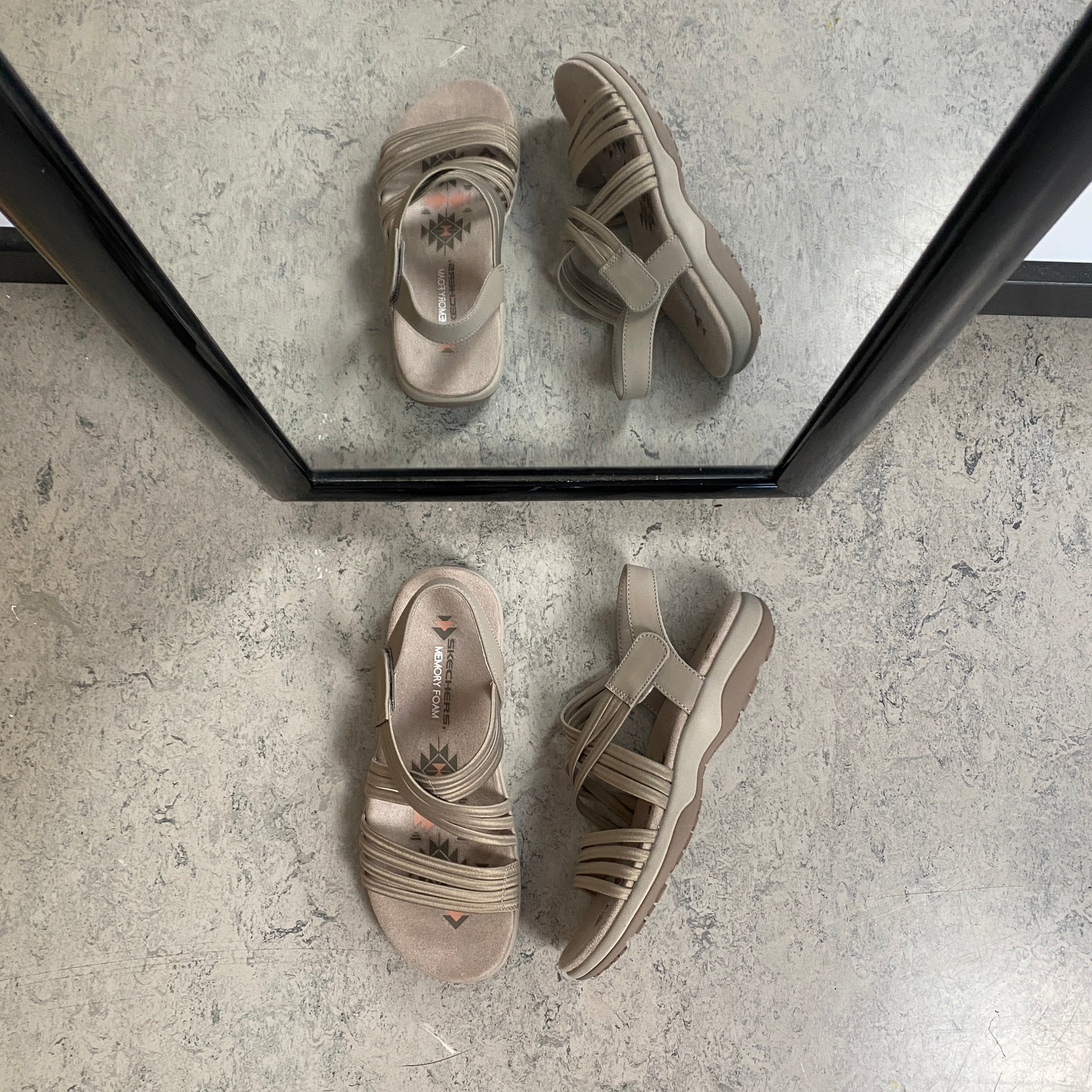 Skechers sandaler med elastiska remmar – lätta, flexibla & maskintvättbara