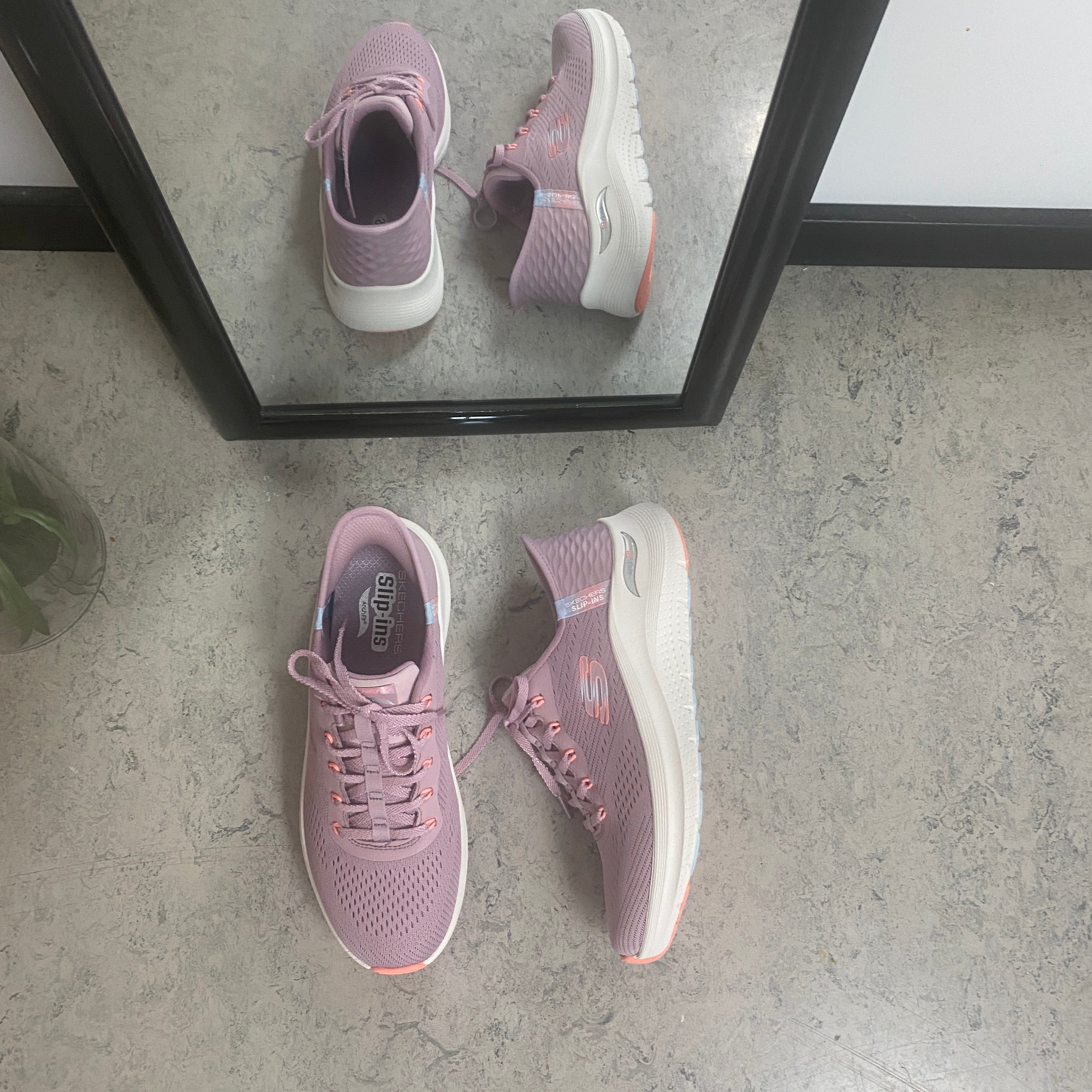 Skechers Slip-ins med Arch Fit – lavendelfärgad sneaker med handsfree-komfort
