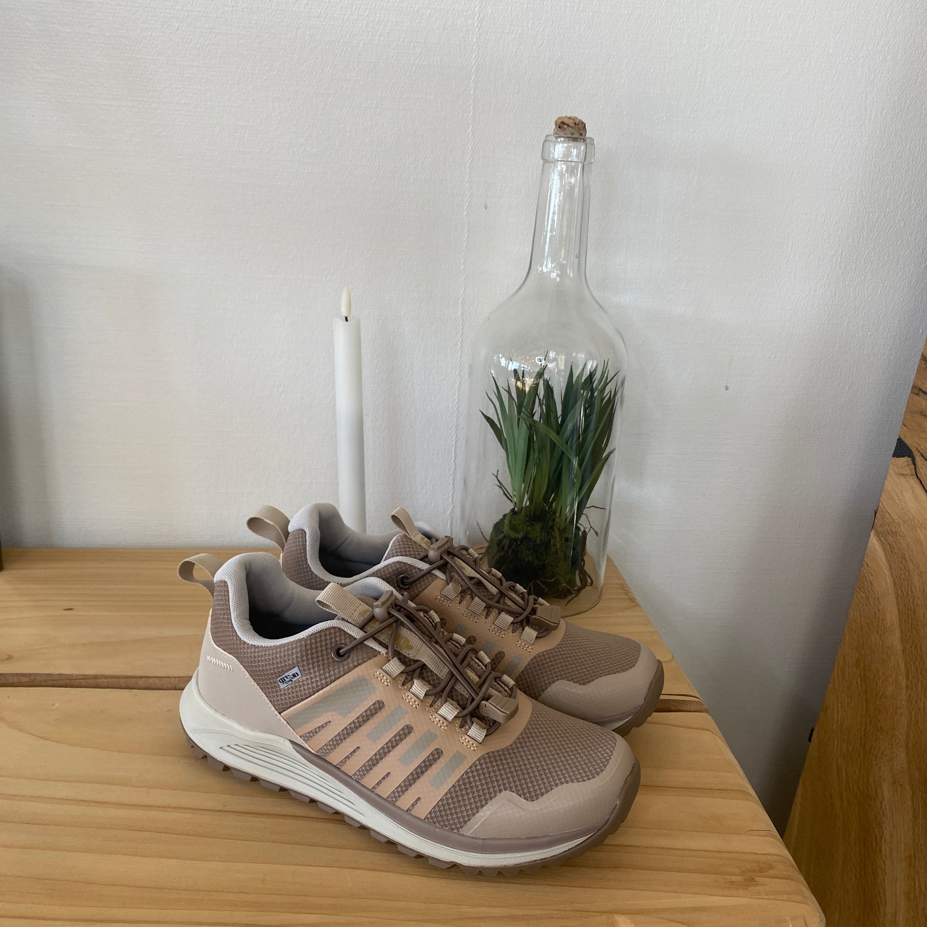 Vattentät vandringssko för dam i sandfärg från Green Comfort