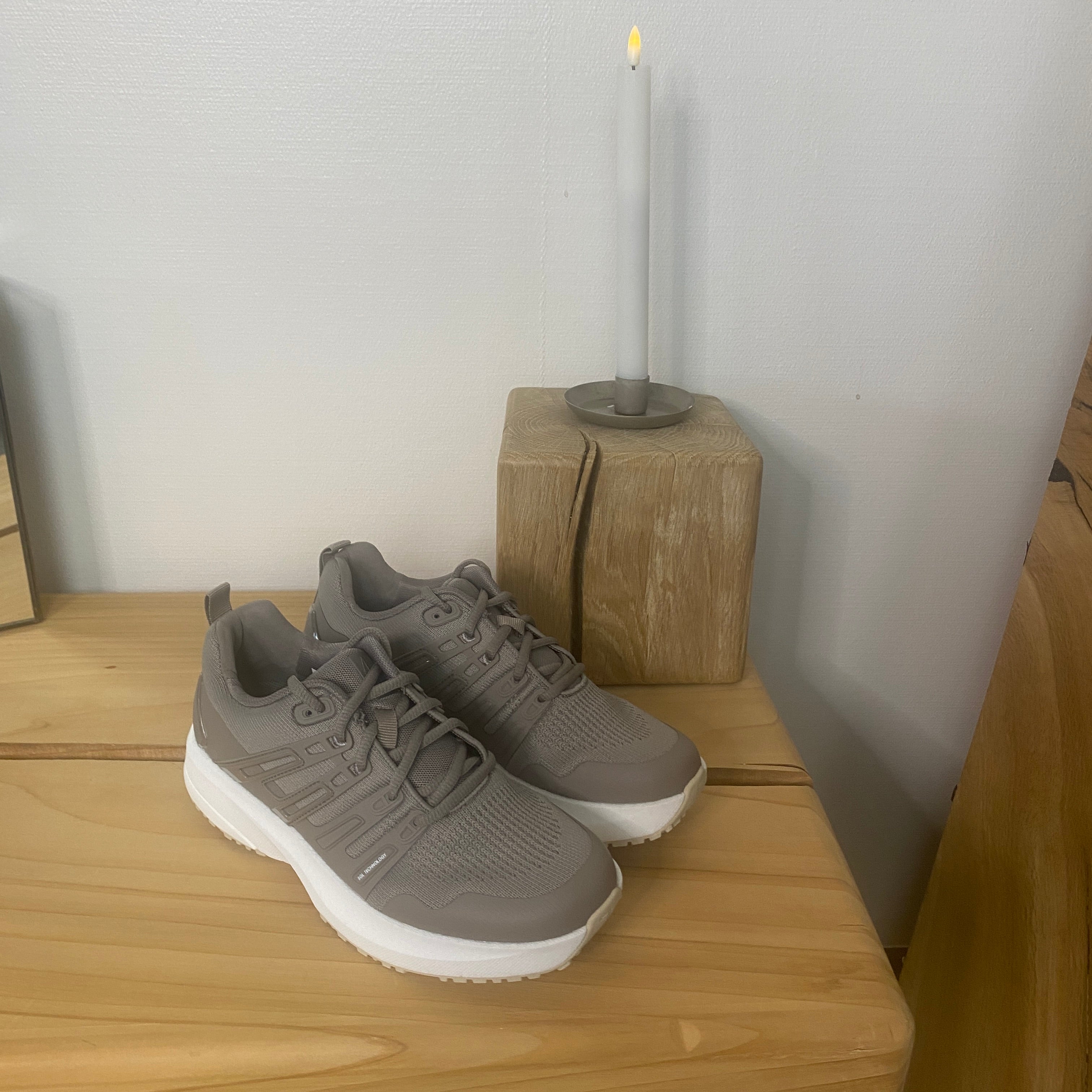 Gaitline Advance Lite – Stötdämpande komfort i beige med vit sula