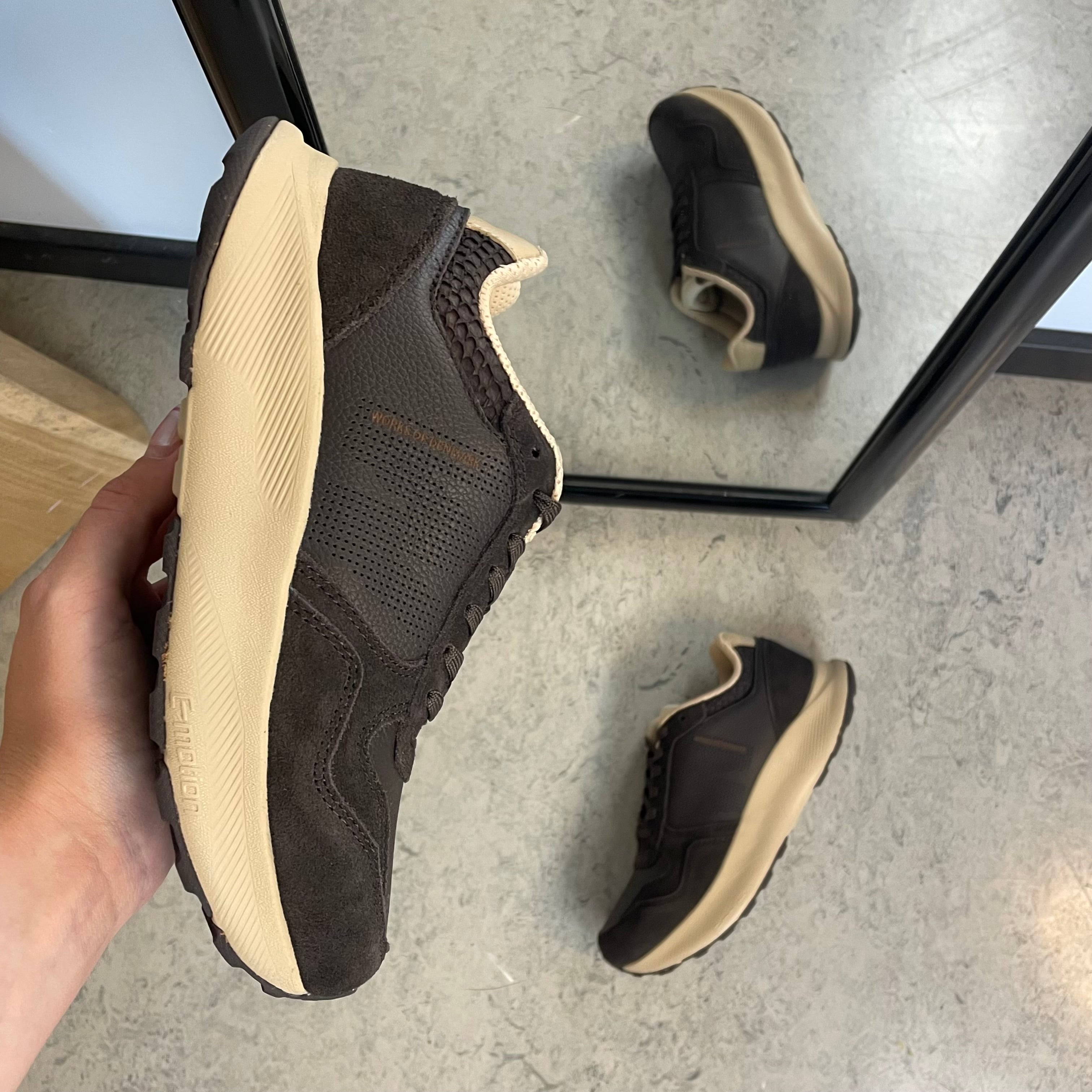 Mathilde Runner Leather – chokladbrun Woden-sneaker med lätt gångsula