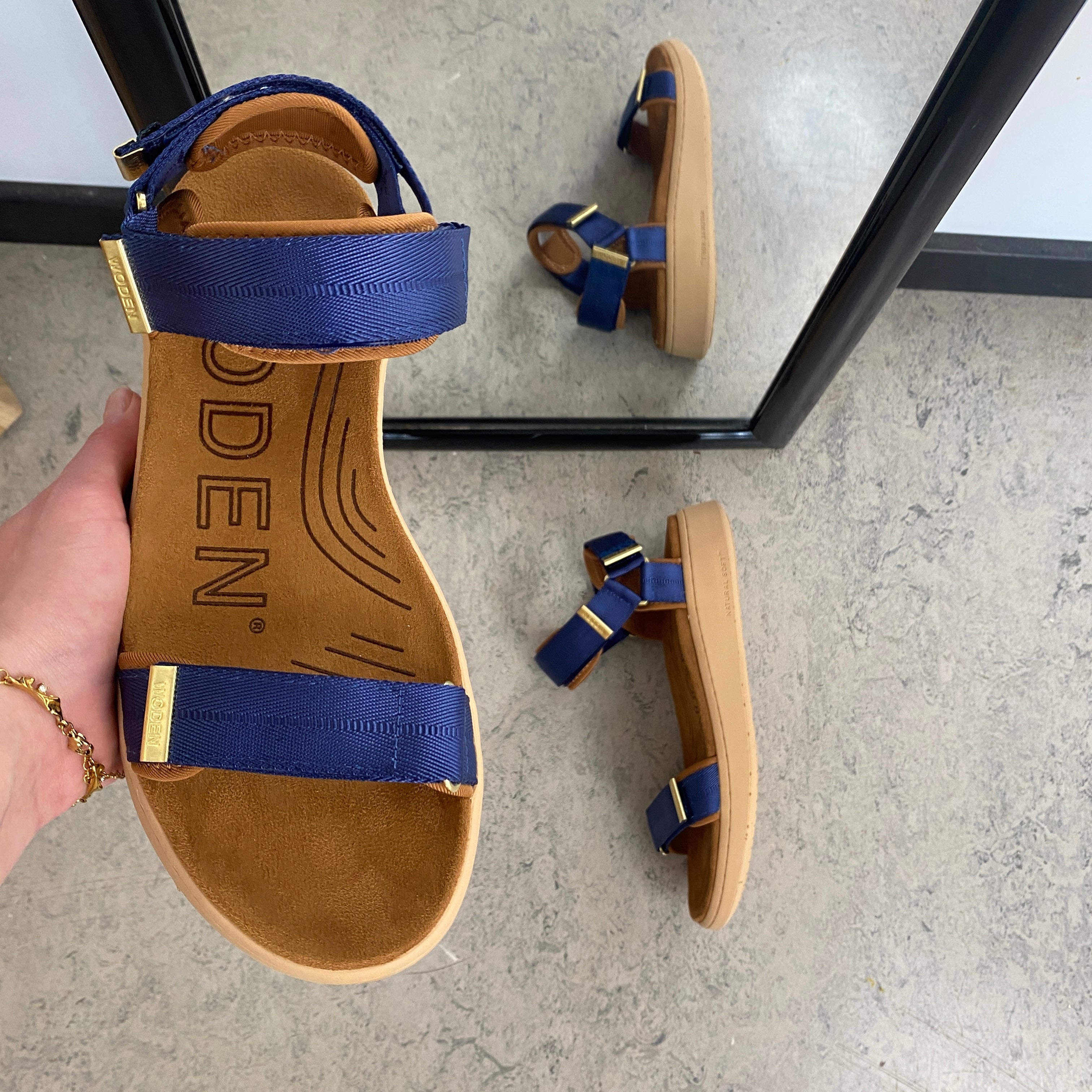 Woden Line sandal – koboltblå