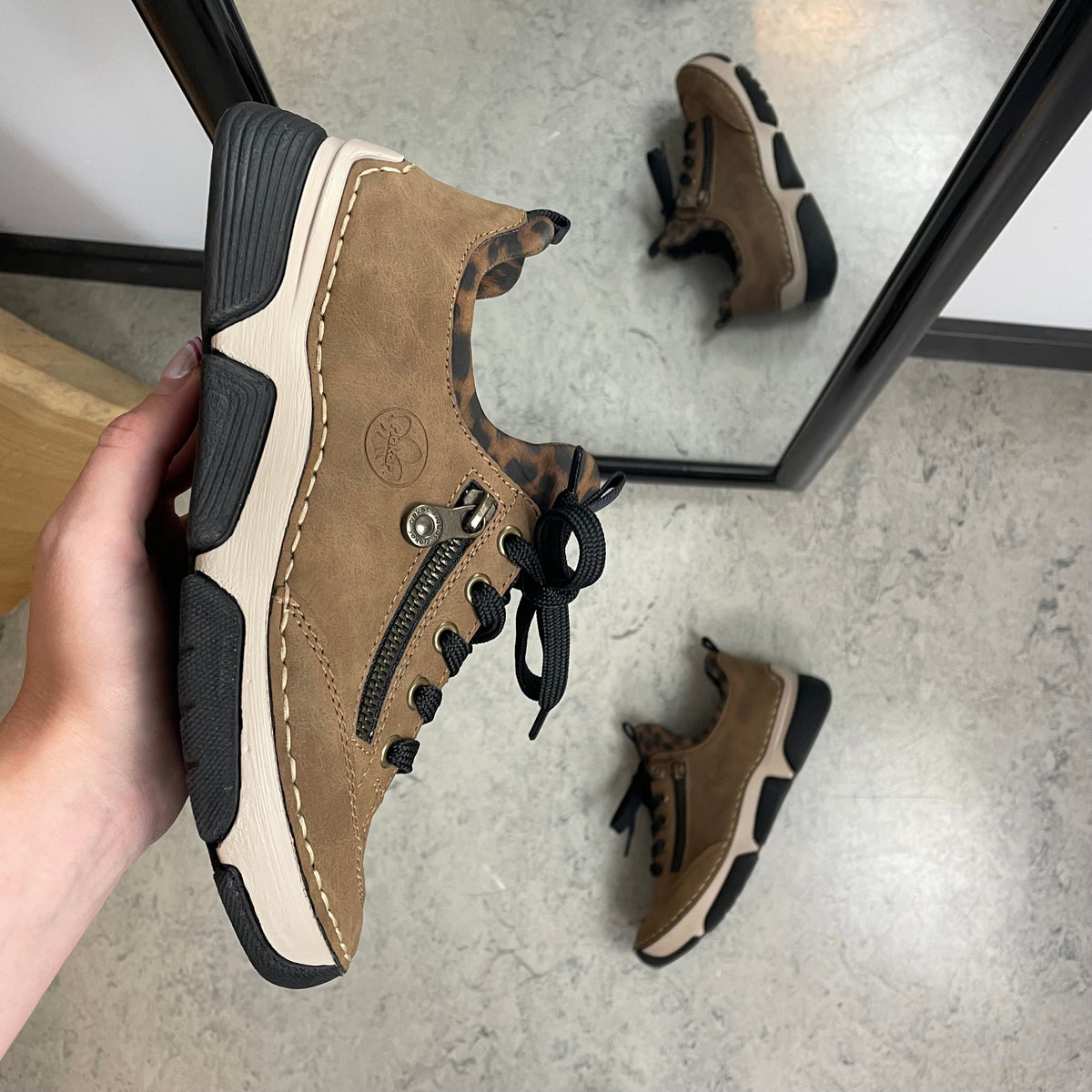 Rieker sneakers för dam i brun med leoparddetaljer
