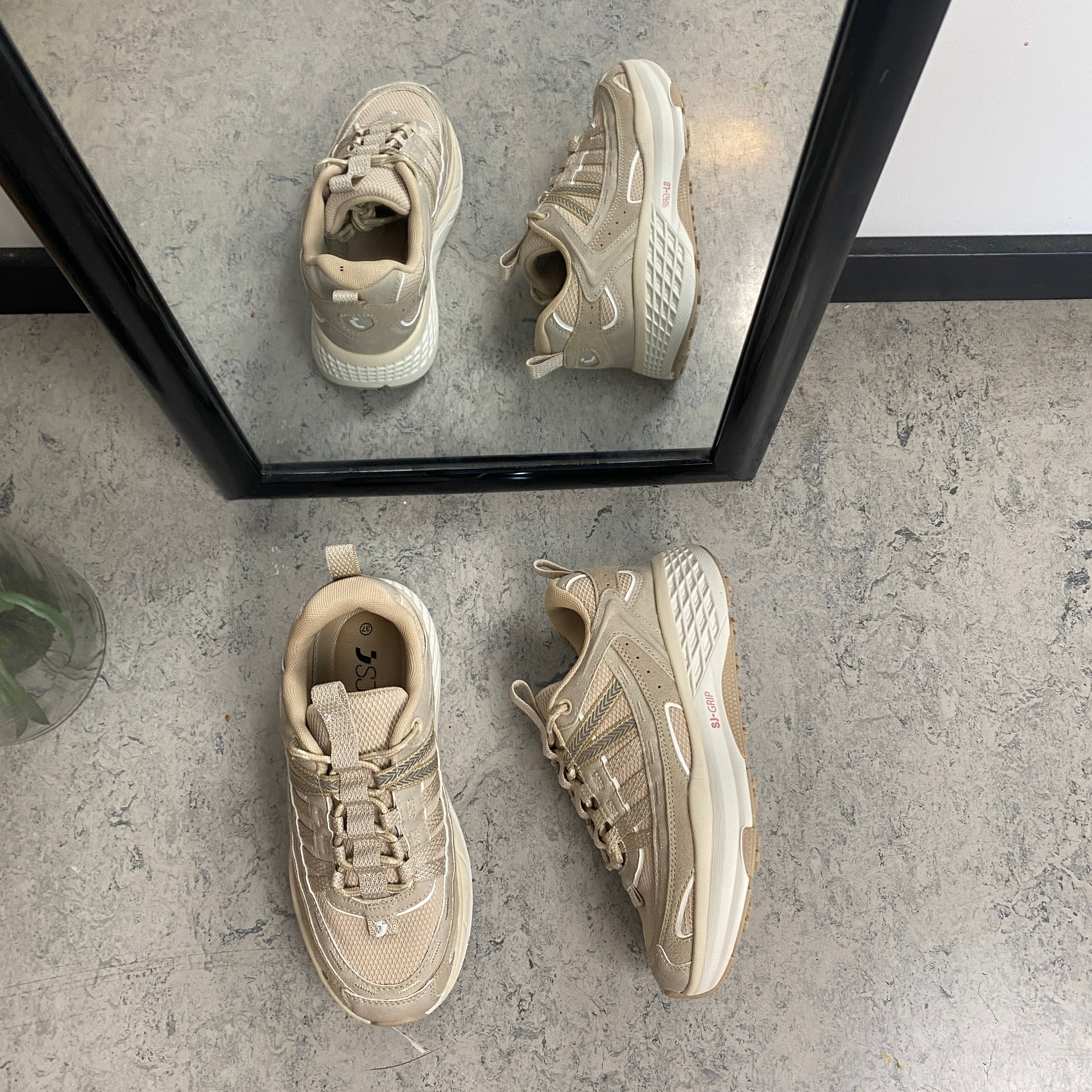 Beige/bruna skor – SSKbutiken.se
