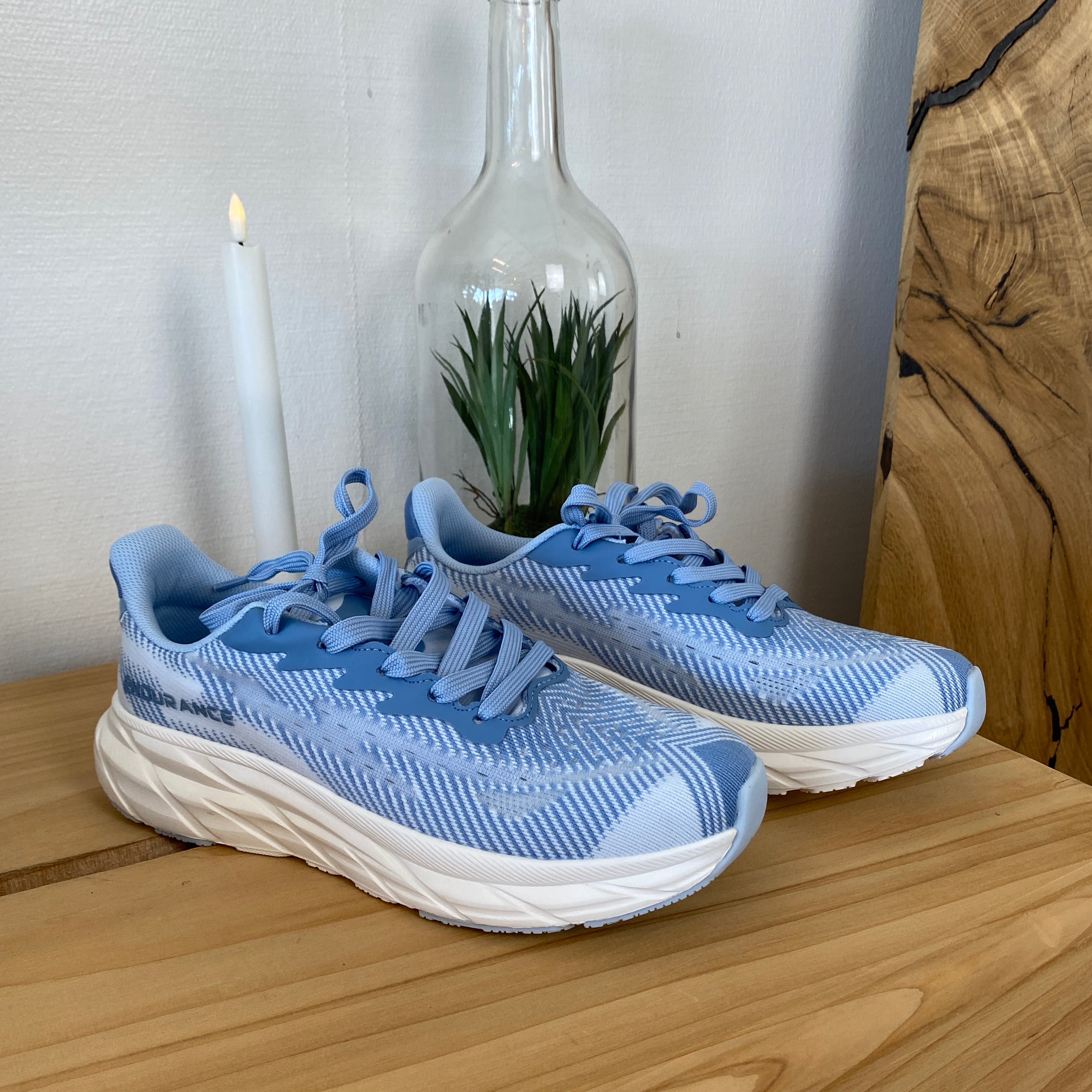 Sapphira sneaker till dam – Endurance