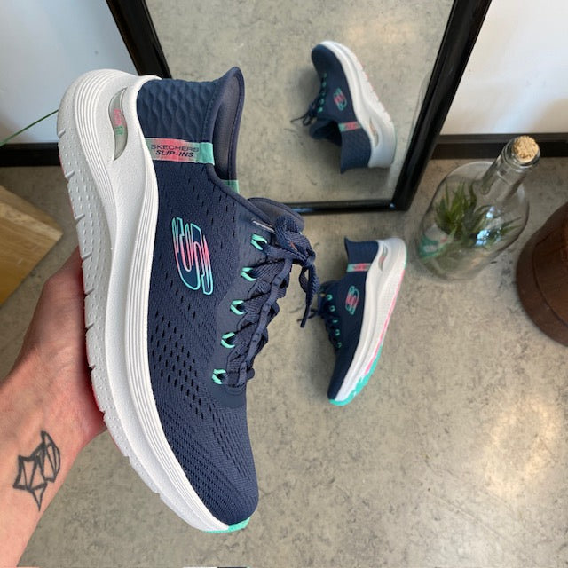 Skechers Slip-ins med Arch Fit – blå sneaker med handsfree-komfort