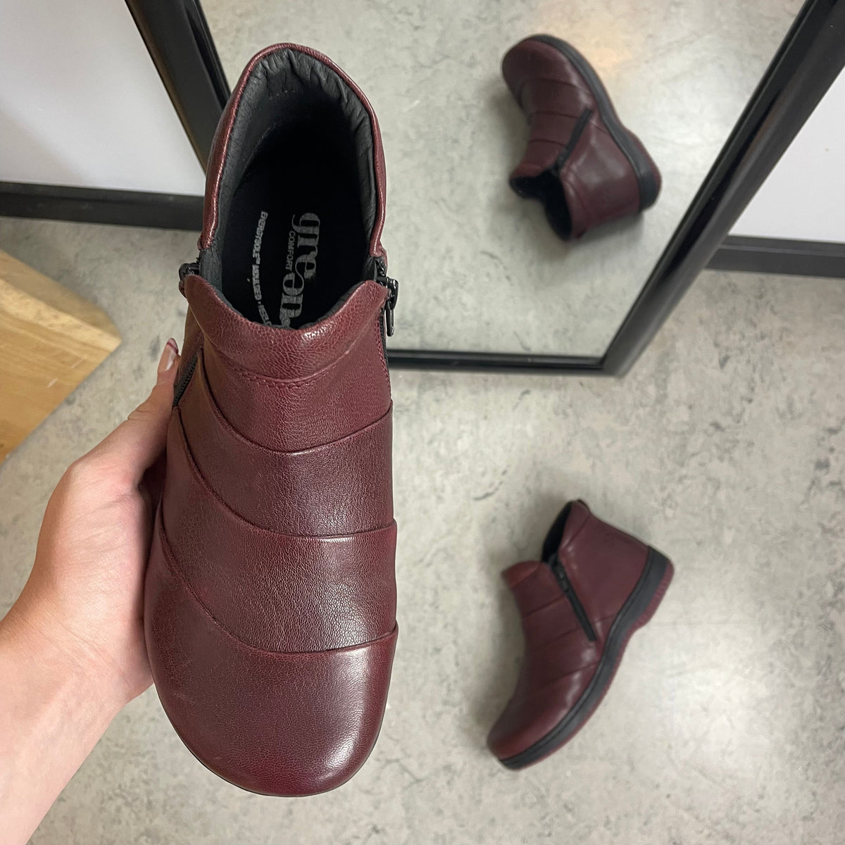 Green Comfort Lugano Laisa i bordeaux – bekväm kort läderstövel med dubbla dragkedjor