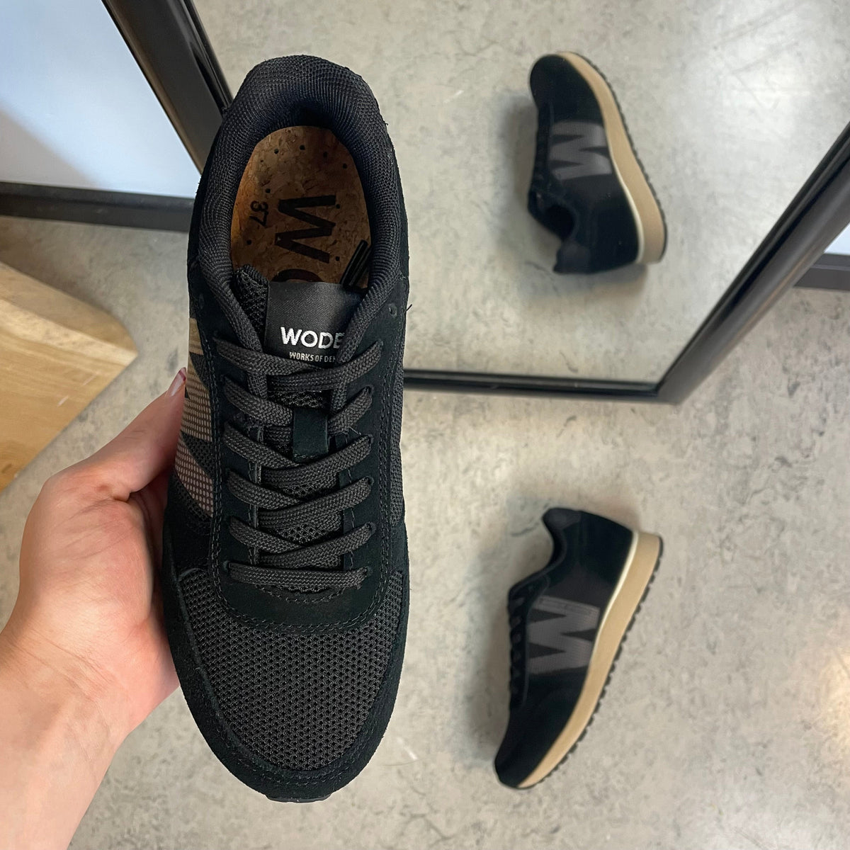 Woden Ydun Icon II – svart sneaker med lätt och bekväm komfort