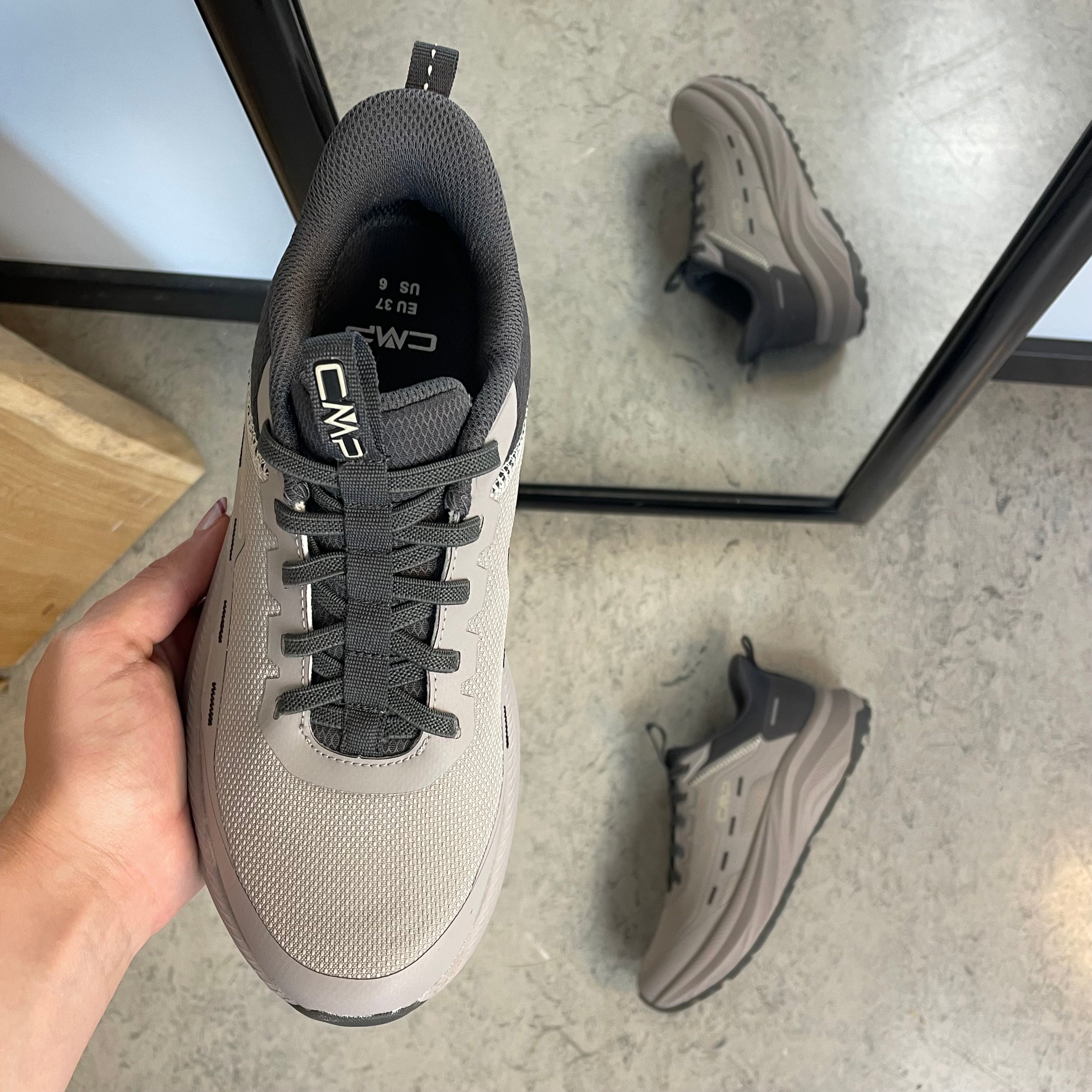 CMP Kymber Easy-Fit – ljusgrå sneaker med elastiska snören