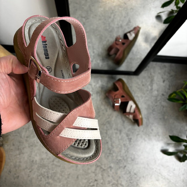 Rosa elegant sandal med hålfotsstöd - OBS 2:a sortering