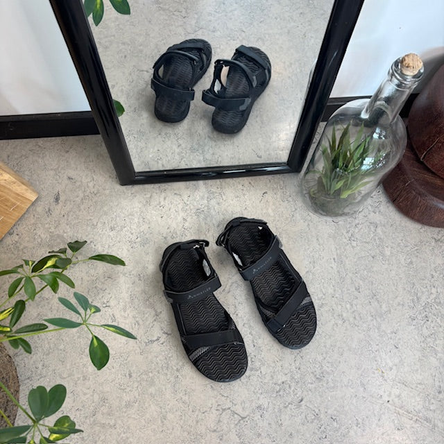 Whistler lättviktsandal med 3 justerbara remmar
